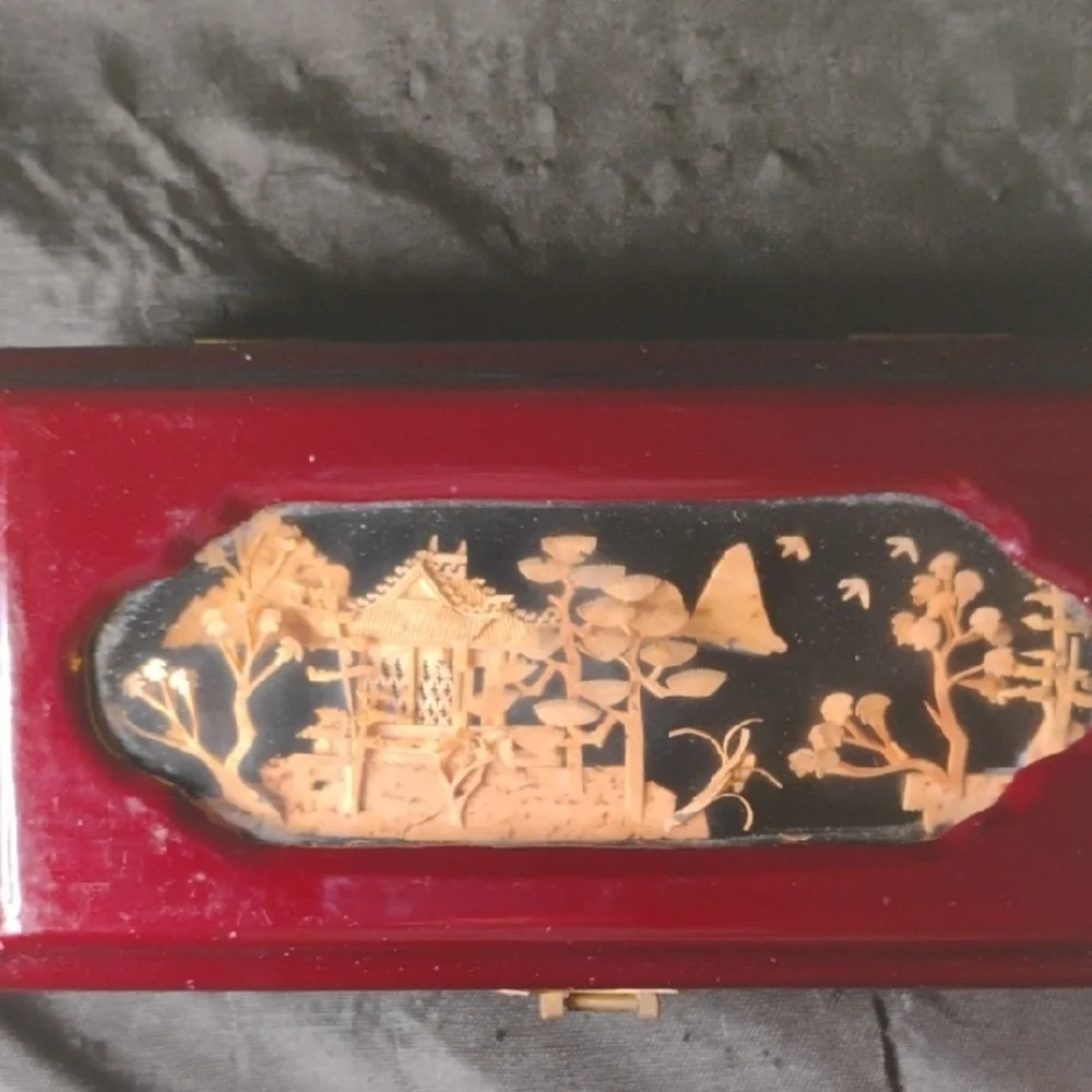 Vintage Red and Gold Jewelry Organizer
